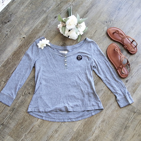 Hollister Tops - Quarter Sleeve Scoop Neck Tee